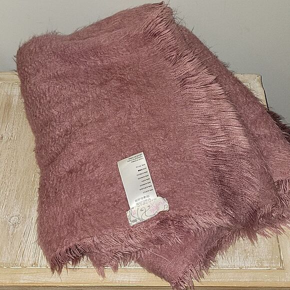Free People Soft Fuzzy Rose Fringed Oversized Blanket Scarf or Wrap 34 x 80” - Picture 1 of 5